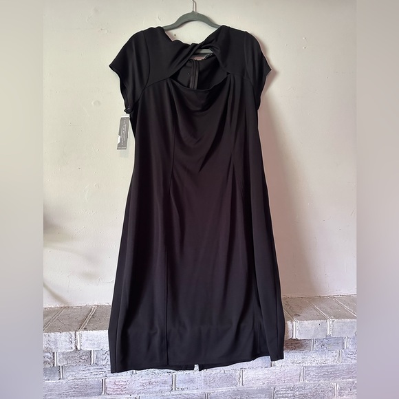 Lane Bryant Twist-Neck Bodycon Dress LBD - Picture 1 of 4